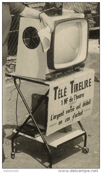 TELE TIRELIRE ( 1 NF De L'heure ) L'argent Versé Est Déduit En Cas D'achat / Vente De Téléviseurs ( Télévision De 1960 ° - Autres & Non Classés