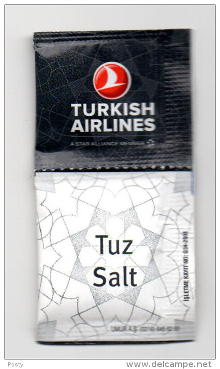 SACHETS DE SEL ET POIVRE - SALT AND PEPPER SACHETS - AIRLINES - COMPAGNIES AERIENNES - TURKISH AIRLINES - - Autres & Non Classés