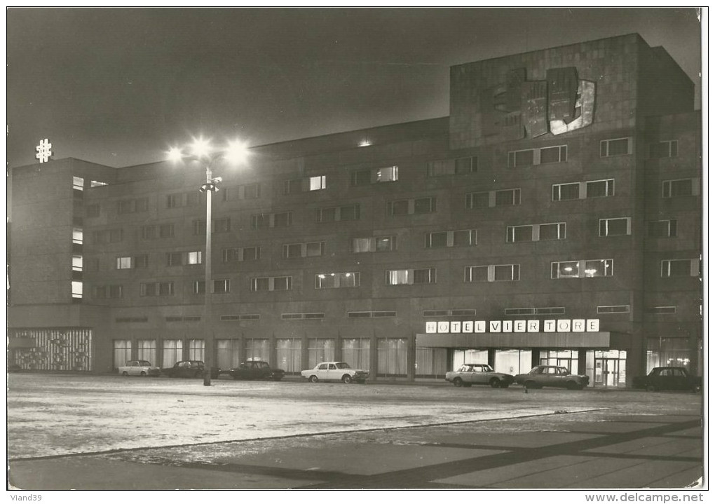 Neubrandenburg - Hotel "Vier Tore" Das Repräsentative Haus Des Bezirkes - Cachet Poste 1978 - Neubrandenburg