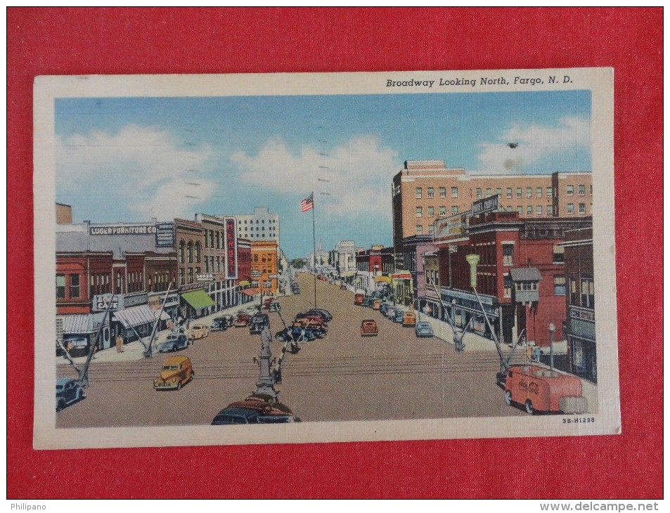 North Dakota > Fargo Broadway  1946 Cancel   Ref 1205 - Fargo