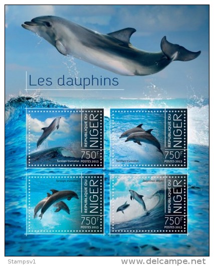 Niger. 2013 Dolphins. (705a) - Delfines