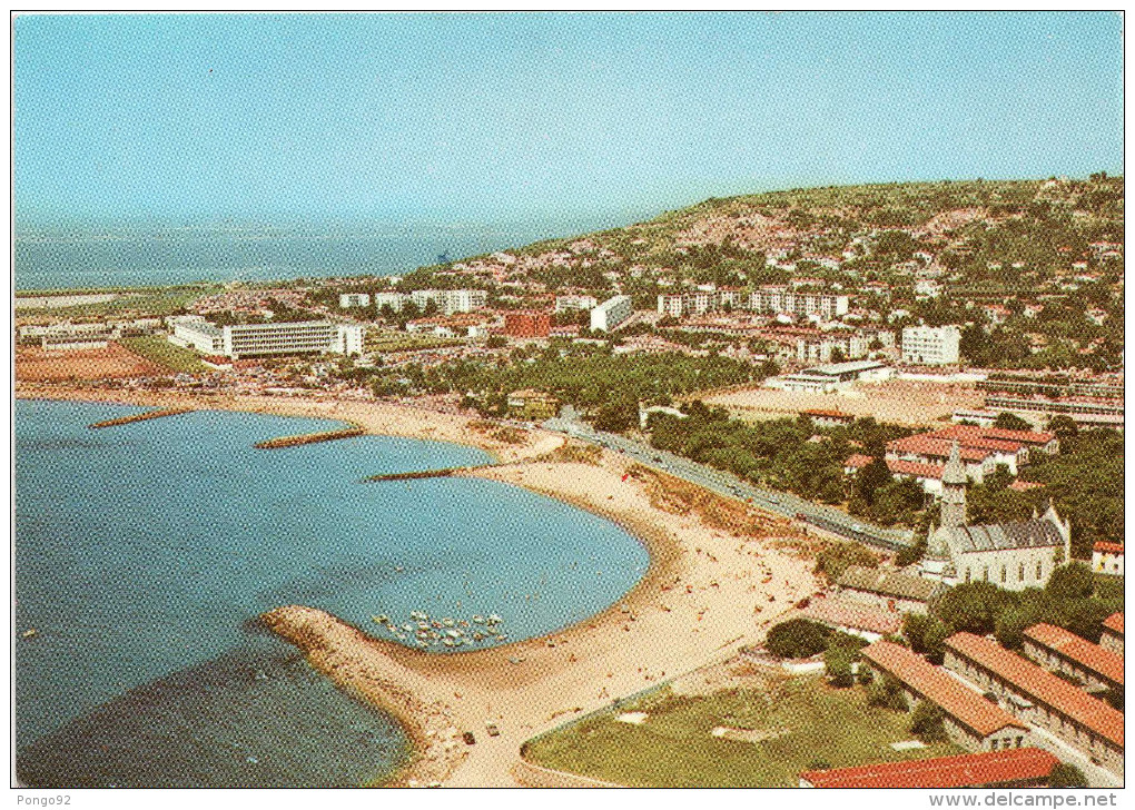 Cpsm SETE, Vue Aérienne Et La Plage , Au Fond Bassin De Thau     (32.07) - Sete (Cette)