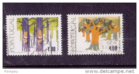 1977 - Afinsa 1323/1324 - Recursos Naturais - Florestas - Oblitérés