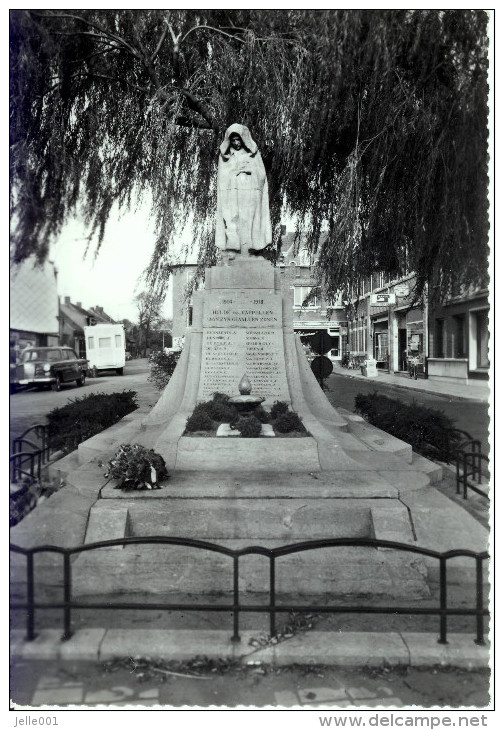 Kapellen Monument  (en Omgeving) - Kapellen