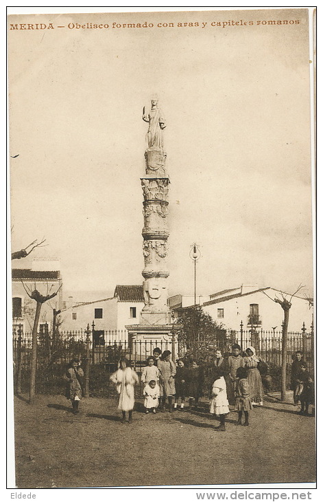 Merida Obelisco Formado  Con Aras Y Capitalos Romanos - Mérida