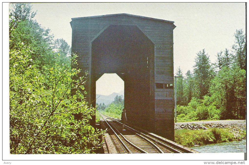 Covered Bridge At North Bend, Washington King County - World Guide #47-17-01  Crosses The Snoqualmie River North Of Town - Andere & Zonder Classificatie