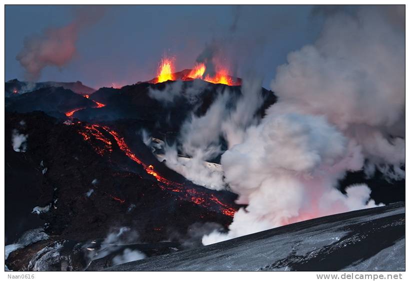 Volcano  ,   Postal Stationery -Articles Postaux -Postsache F (Y03-15) - Vulkane