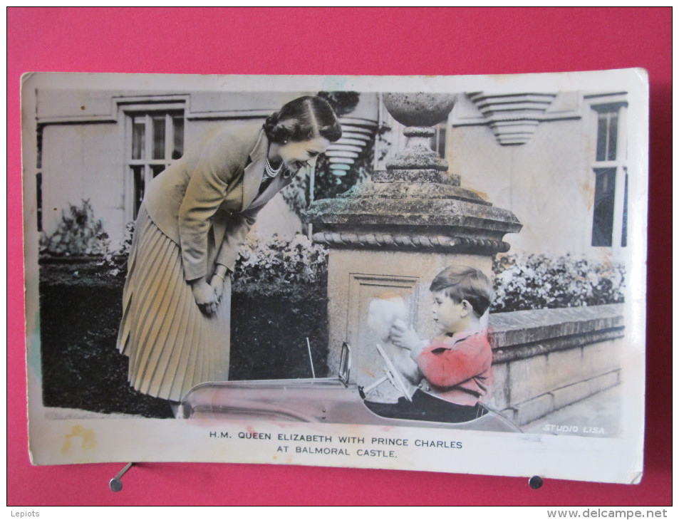 Ecosse - H. M. Queen Elizabeth With Prince Charles At Balmoral Castle - Scans Recto-verso - Aberdeenshire