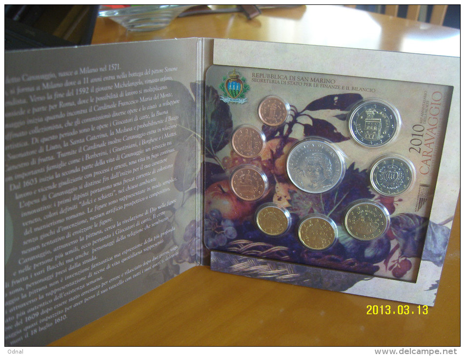 DIVISIONALE CON 5 EURO D'ARGENTO SAN MARINO 2010 - San Marino