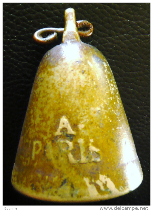 Cloche Clochette Ancienne Bronze Marquée " A PARIS" - Cloches