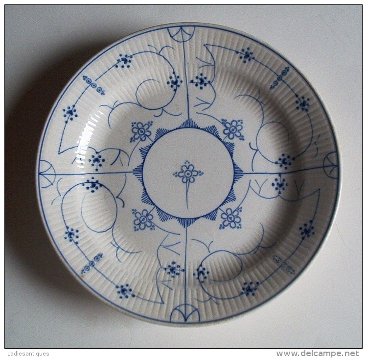 Opaque -  Plat Piedouche - Schaaltje Met Voet - Dish On Foot - AS 2153 - Sarreguemines (FRA)