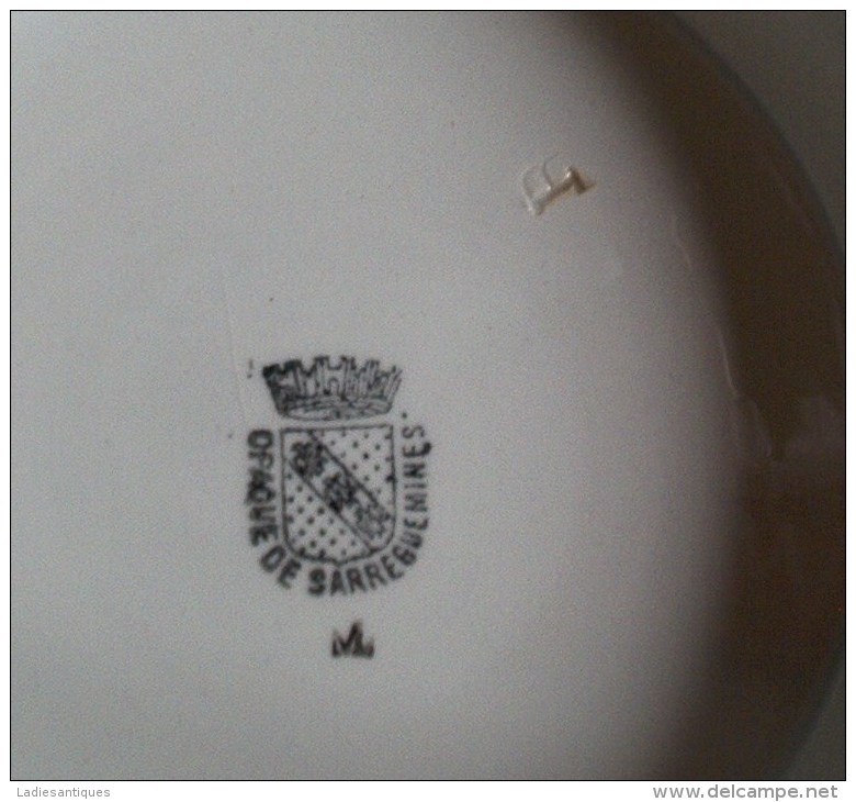 Opaque -  Plat Piedouche - Schaaltje Met Voet - Dish On Foot - AS 2153 - Sarreguemines (FRA)