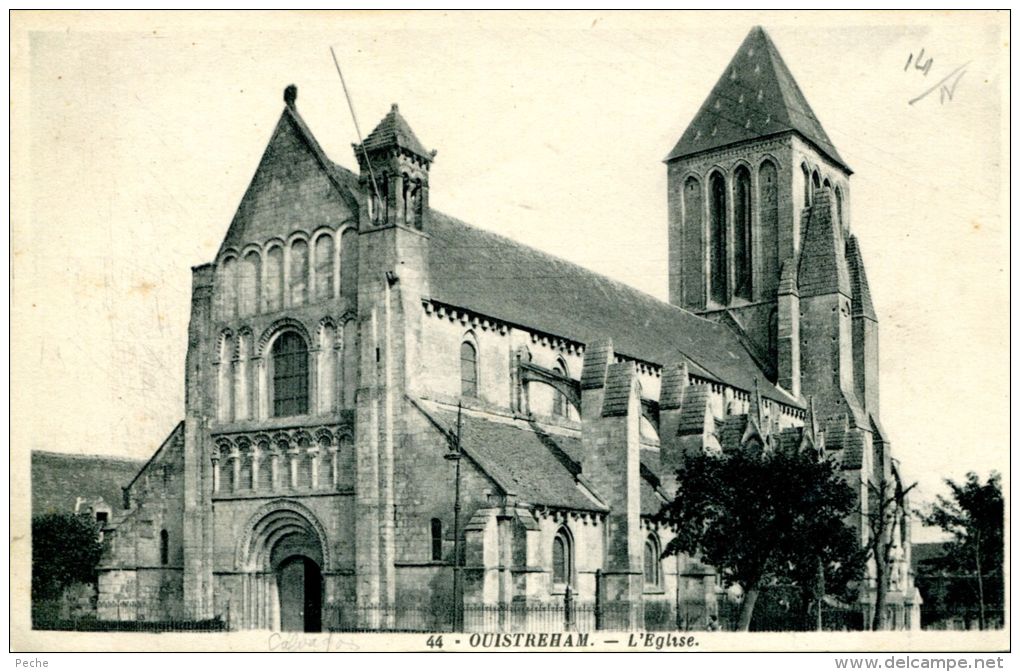 N°37110 -cpa Ouistreham -l'église- - Ouistreham