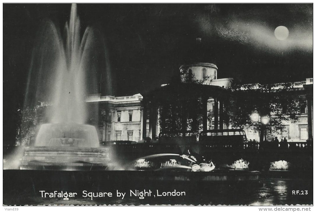 Londres - Trafalgar Square By Night - Trafalgar Square