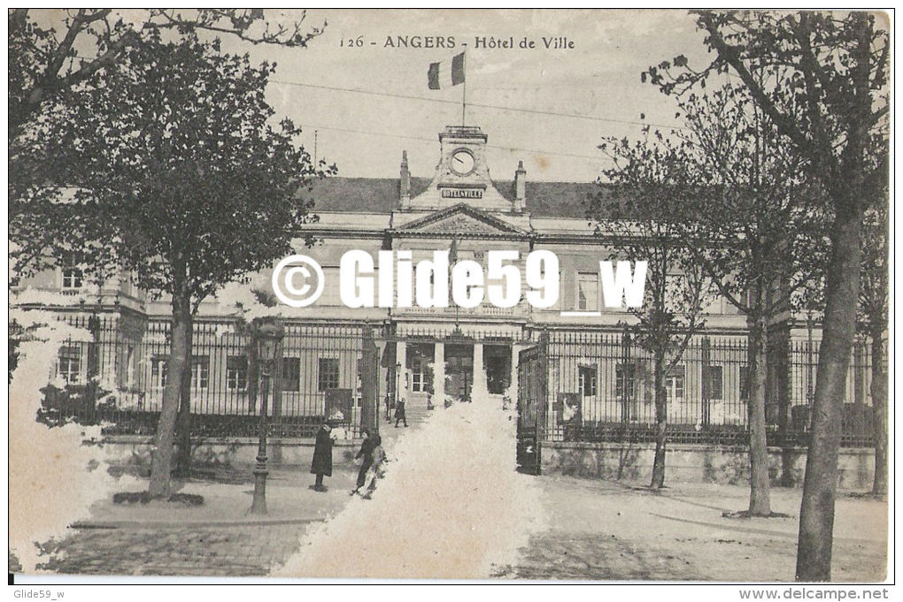 ANGERS - Hôtel De Ville (animée) - N° 126 - Angers