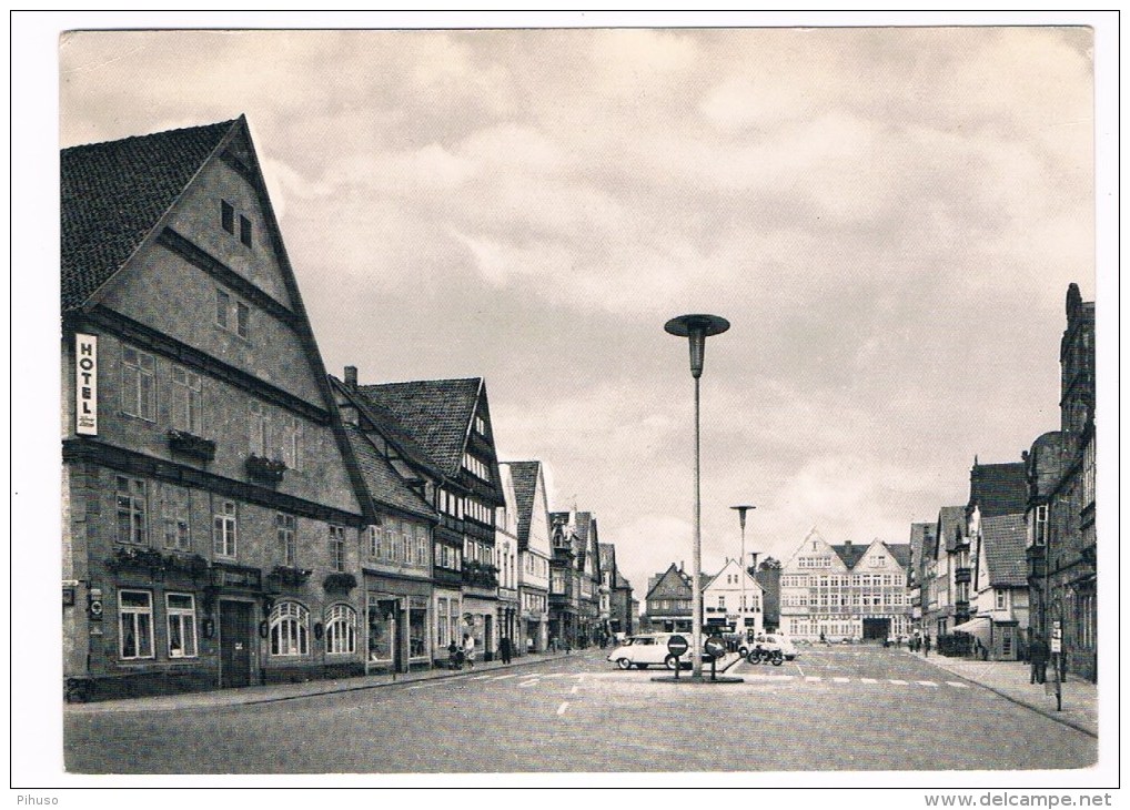 D4464   STADTHAGEN : Am Markt - Stadthagen