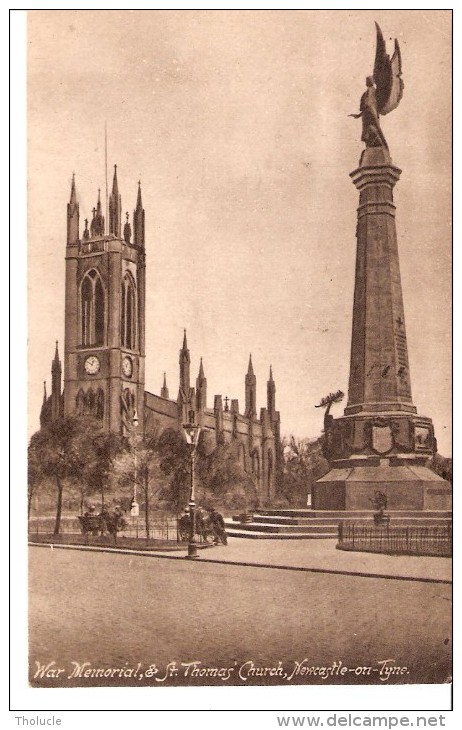 Newcastle-upon (on)-Tyne-+/-1935-War Memorial & St. Thomas Church-Stamp-Three Halfpence George V - Newcastle-upon-Tyne