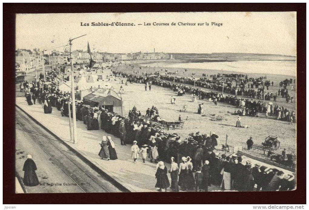 Cpa  Du 85  Les Sables D´ Olonne Les Courses De Chevaux Sur La Plage  EE12 - Sables D'Olonne