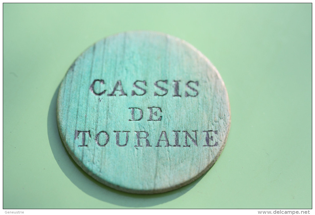 Jeton Publicitaire En Bois "Cassis Touzin / Cassis De Touraine" Wood Token - Professionals / Firms