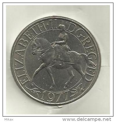 GREAT BRITAIN - Queen Elizabeth II Silver Jubilee Crown Coin 1977 - Maundy Sets  & Conmemorativas