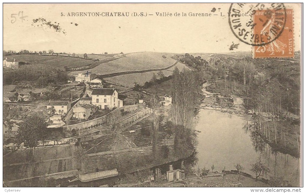 ARGENTON-CHÂTEAU - Vallée De La Garenne - Vue Sur Le Bourg - Argenton Chateau