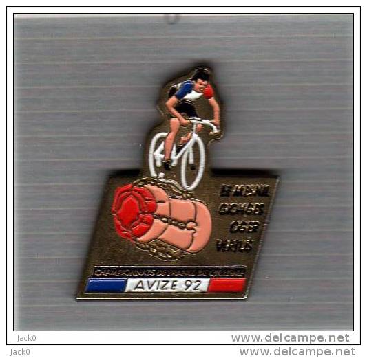 Pin´s  Sport  Cyclisme  AVIZE  92  Voir  Description - Radsport