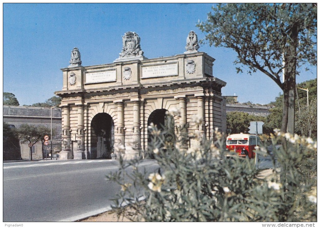 Cp , MALTE , The Twin-arched Porte Des Bombes To Valetta , Capital City Of Malta - Malte