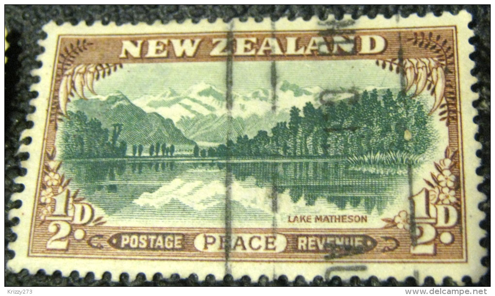 New Zealand 1946 Peace Lake Matheson 0.5d - Used - Usati