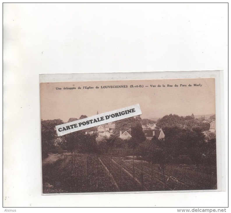 78 - LOUVECIENNES - UNE ECHAPPEE DE L'EGLISE - VUE DE LA RUE DU PARC DE MARLY - Louveciennes