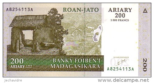 MADAGASCAR   200  Ariary Emission De 2004  Pick 87      *****  BILLET  NEUF  ***** - Lituanie