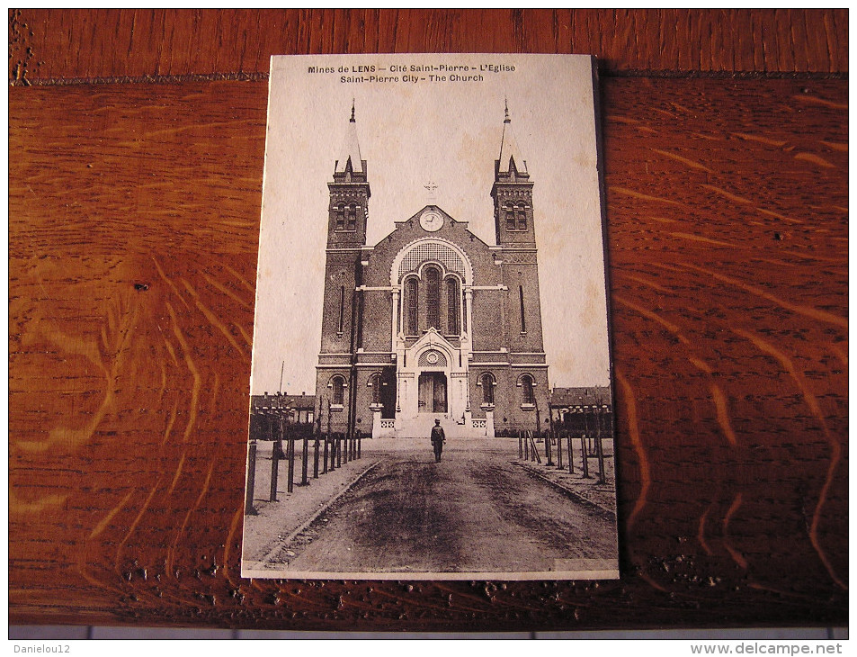 CPA - Mines De LENS - Cité Saint-Pierre - L'Eglise - Lens