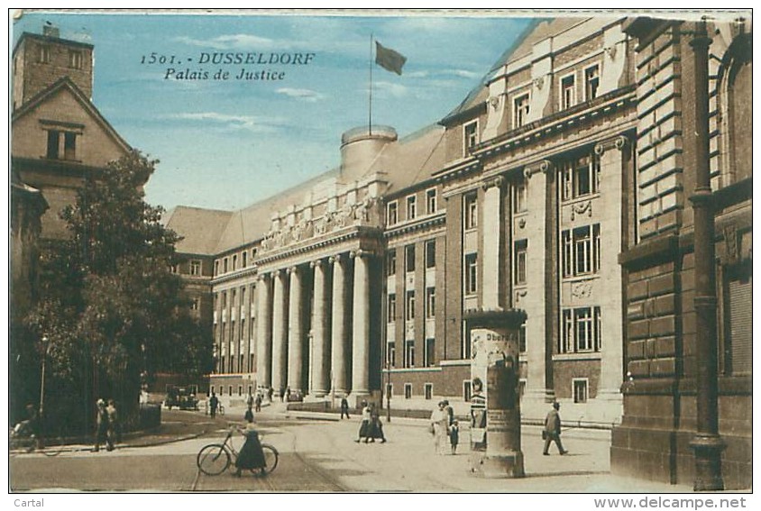 DÜSSELDORF - Palais De Justice - Duesseldorf