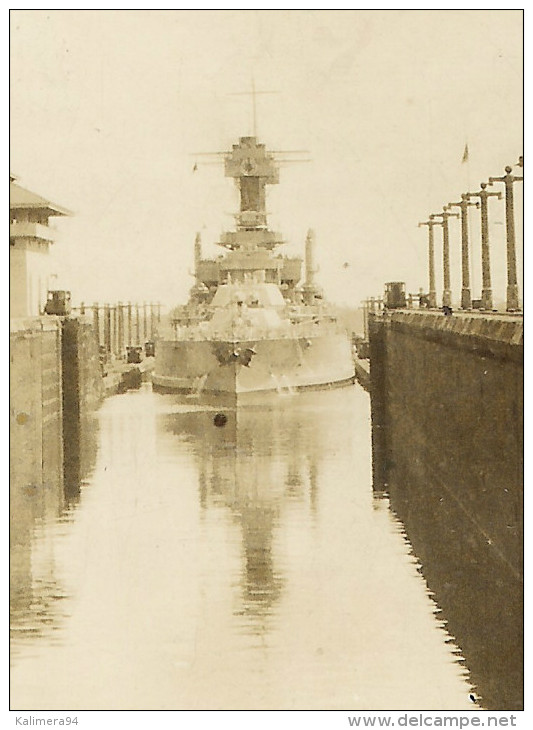 PANAMA  /  U.S.  BATTLESHIP  ENTERING  MIDDLE  CHAMBER , GATUN  LOCKS  ( Navire De Guerre Américain, Canal, Phare ) - Panama