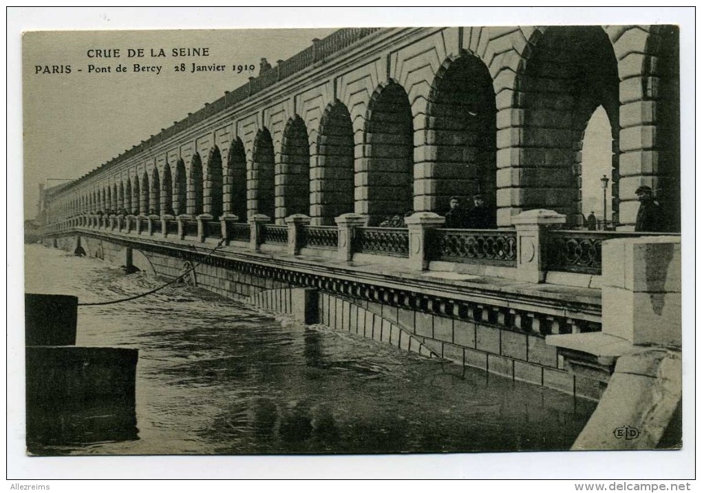 CPA  75 :  PARIS Crue De La Seine 1910  Pont De Bercy   A   VOIR   !!!! - Paris Flood, 1910