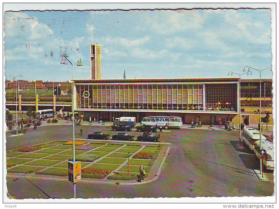 EINDHOVEN . STATION. LA GARE.BELLE ANIMATION. VOITURES ANCIENNES . CARS. - Eindhoven