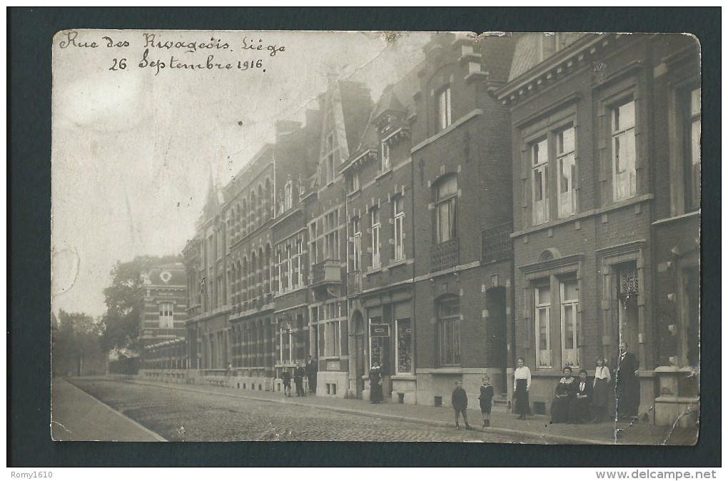 Liège. Très Rare Photo-Carte  Animée. Rue Des Rivageois En 1916. Cachets Militaires. Voir état Recto/Verso - Liege