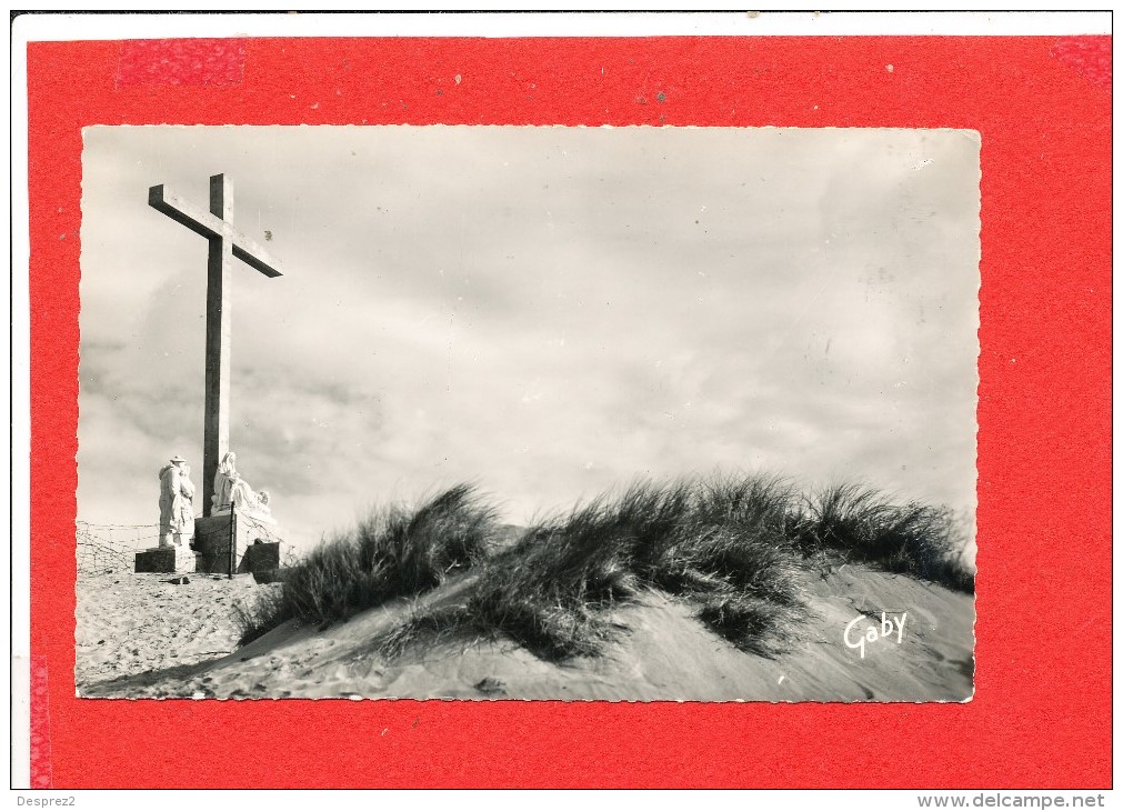 59 BRAY DUNES  Cpsm Calvaire Dans Les Dunes     3 Gaby - Autres & Non Classés