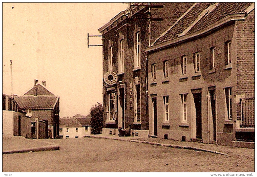 BELLAIRE : PLACE LEONARD ET LE MONUMENT AUX MORTS  =  BEYNE-HEUSAY  - Edition Maison Bonomme Moise TOP QUALITY A243 - Beyne-Heusay