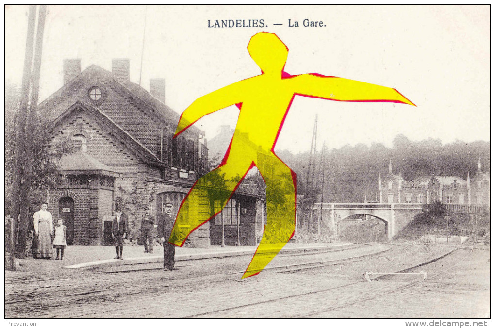 LANDELIES - La Gare - Carte Animée Sur Le Quai - Montigny-le-Tilleul