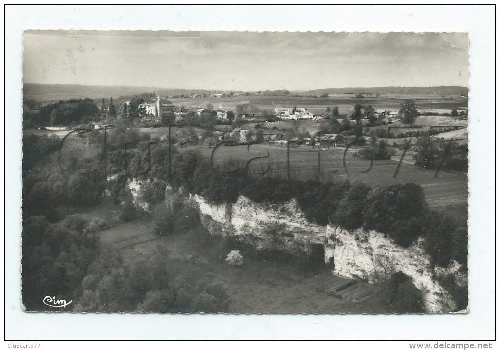 Maubec (38) : Vue Générale Du Quartier De L'église En 1954 PF. - Autres & Non Classés