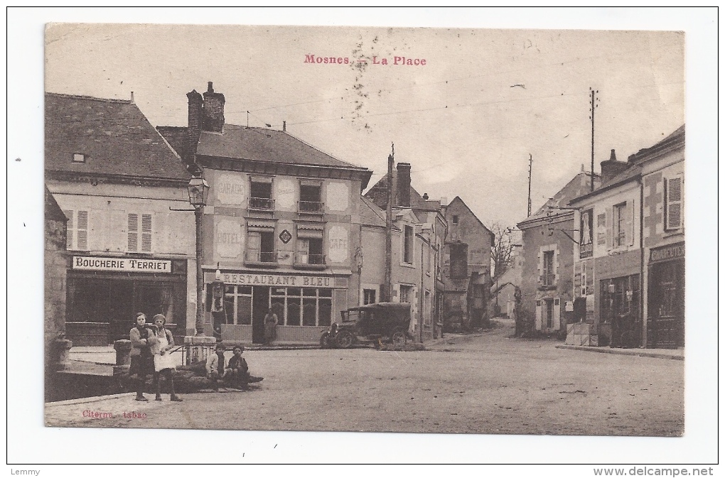 37 - MOSNES - COMMERCES - CHARCUTERIE, RESTAURANT BLEU, BOUCHERIE TERRIET, POMPE A ESSENCE, SUR LA PLACE - 1935 - Autres & Non Classés