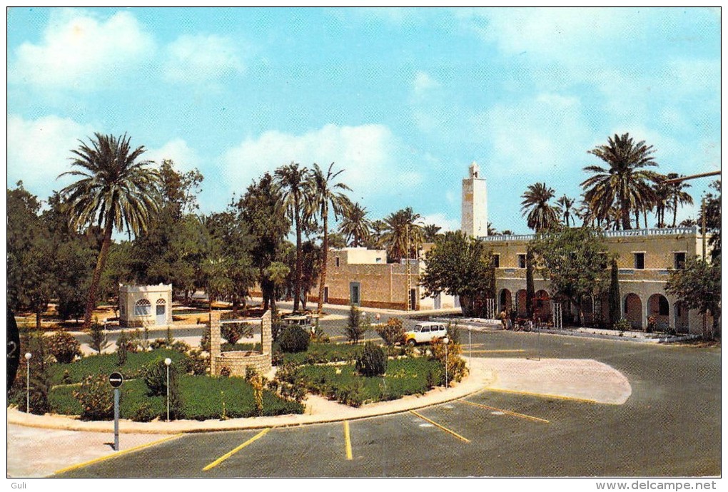 Afrique-Algérie-EL GOLEA L´Hôtel Du Grand Erg Et La Place Port Saïd (El Menia El Ménéa) Timbre Stamp ALGERIE - Ghardaïa