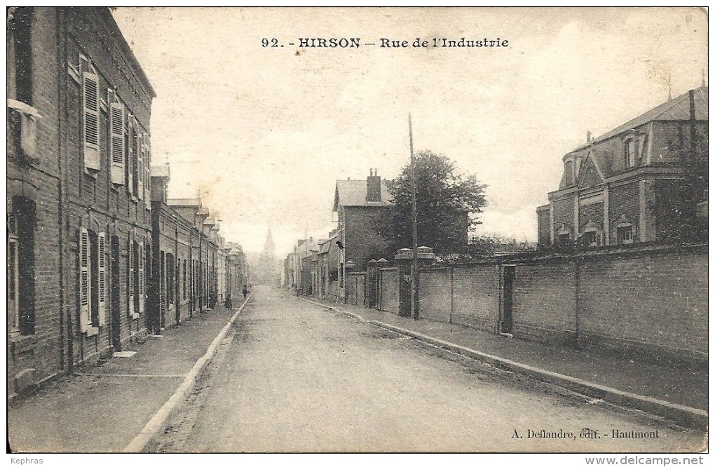 92. - HIRSON : Rue De L'Industrie - RARE CPA - Cachet De  La Poste 1925 - Hirson