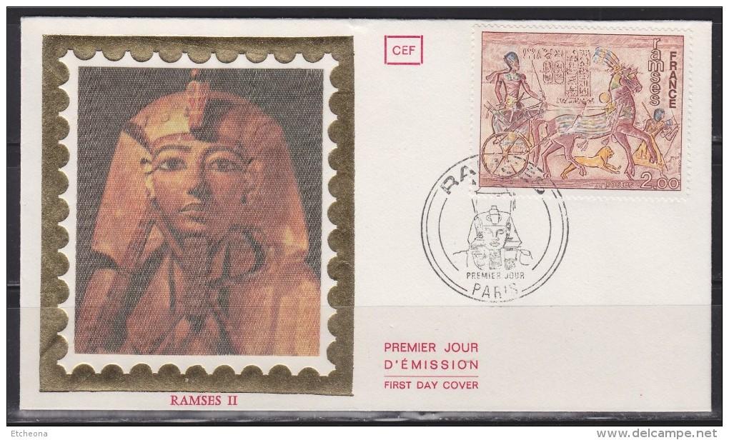 = Enveloppe 1er Jour Paris 4 Sept 1976 N°1899 Ramsés Fresque D'Abu Simbel, Et Détail Sarcophage - Archäologie