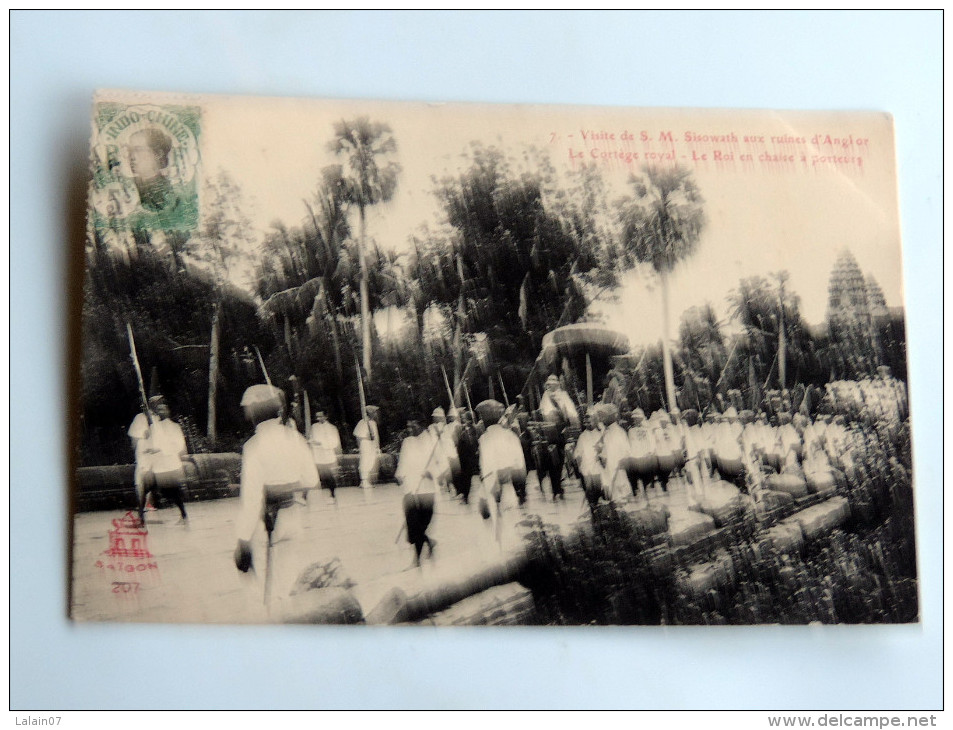 Carte Postale Ancienne : CAMBODGE : Visite De S.M. Sisowath Aux Ruines D' ANGKOR : Le Roi En Chaise à Porteurs - Cambodge