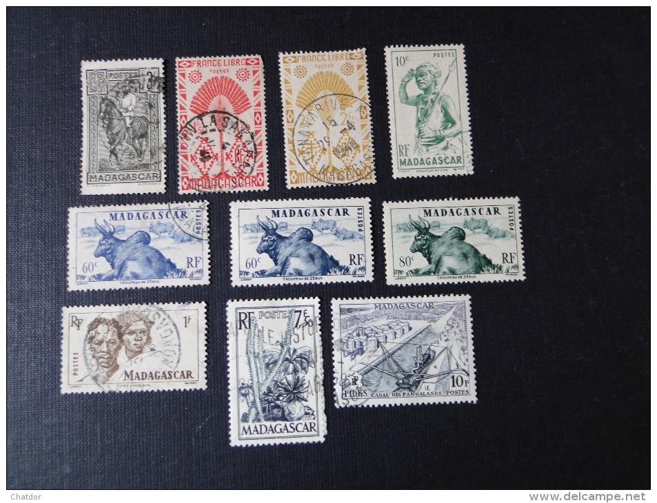 Madagascar  1937 - 1956 Lot De 10 Timbres Oblitérés Entre Le N° Y/T 221 Et 326 - Oblitérés