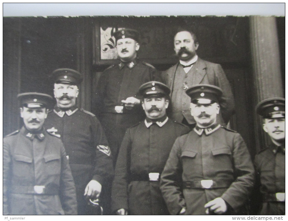 AK / Fotokarte 1. Weltkrieg Soldaten In Uniform / Offiziere / Führungsriege ?? 1915 - Personajes