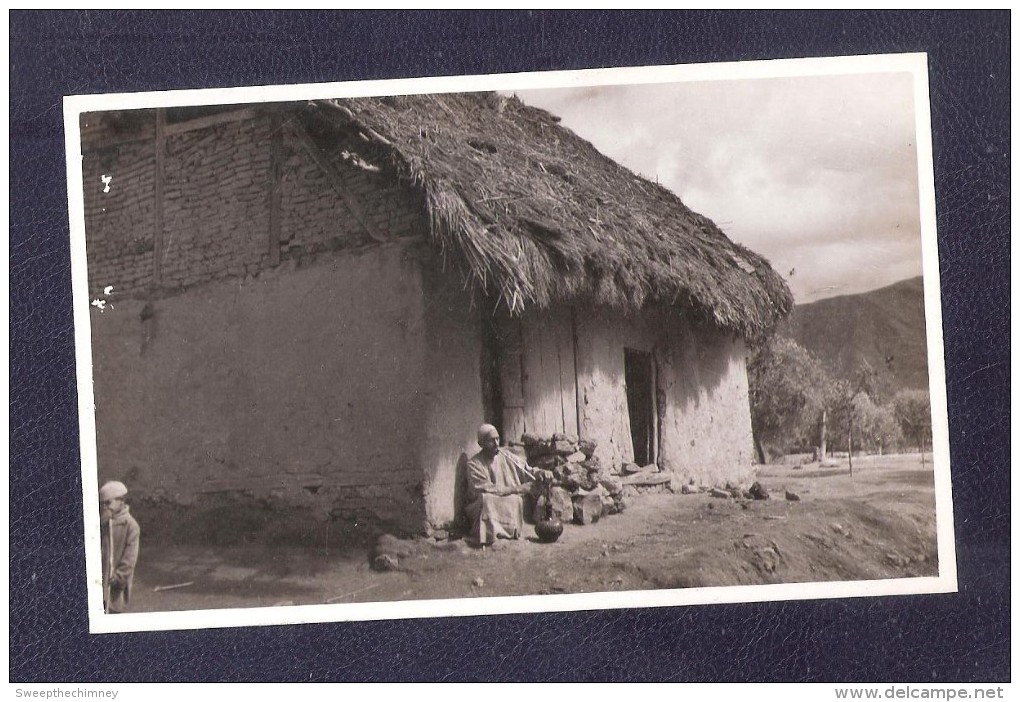 RP MUD HUT ETHNIC LOCAL UNIDENTIFIED AFRICA POSTCARD UNKNOWN LOCATION Who Knows ? Kenya Uganda ? British East Africa BEA - Zonder Classificatie