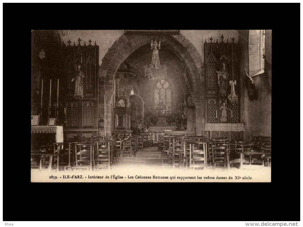 56 - GOLFE DU MORBIHAN - ILE D´ARZ - Intérieur église - Ile D'Arz