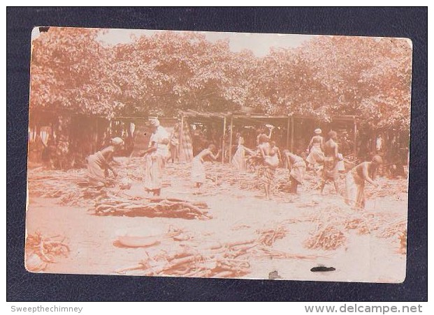 RP CHOPPING WOOD WOMEN AT WORK ETHNIC UNIDENTIFIED AFRICA POSTCARD UNKNOWN LOCATION - Unclassified